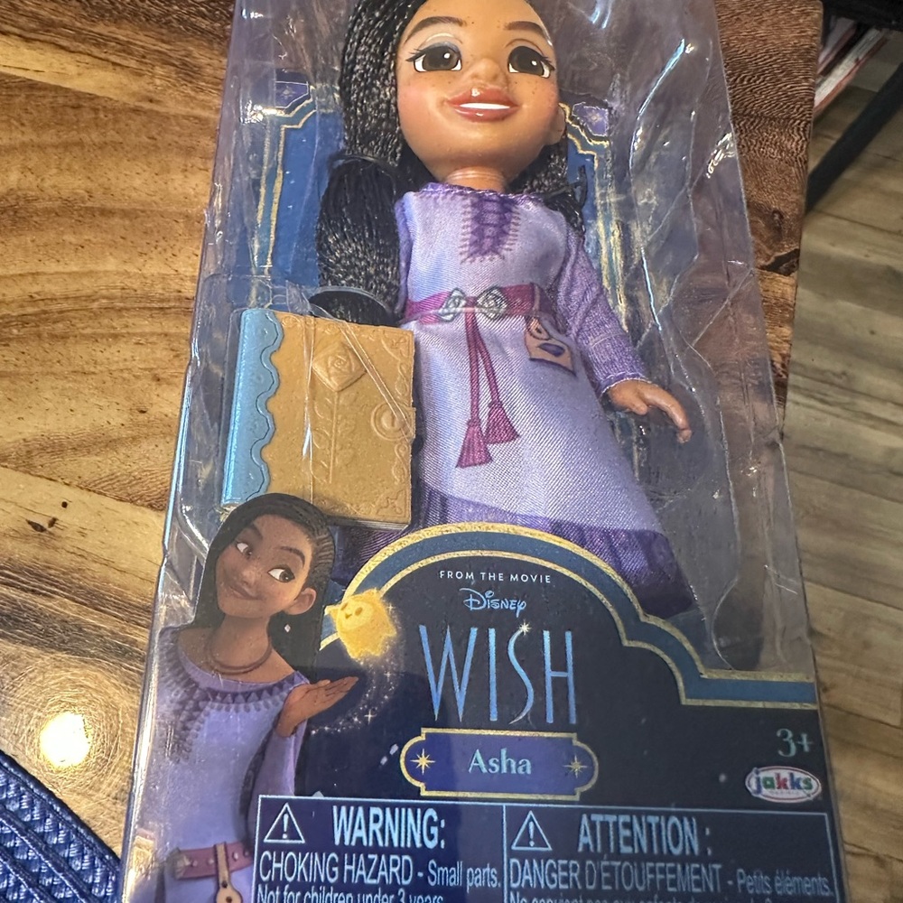 Disney wish Asha Doll in Lavender and Gold Outfit
